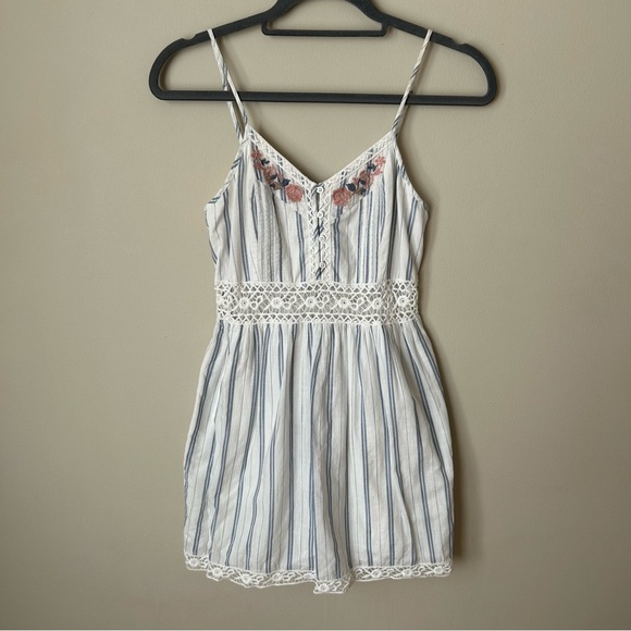 Abercrombie & Fitch Women’s Floral Embroidered Striped Mini Sun Dress Size XS - Picture 1 of 7